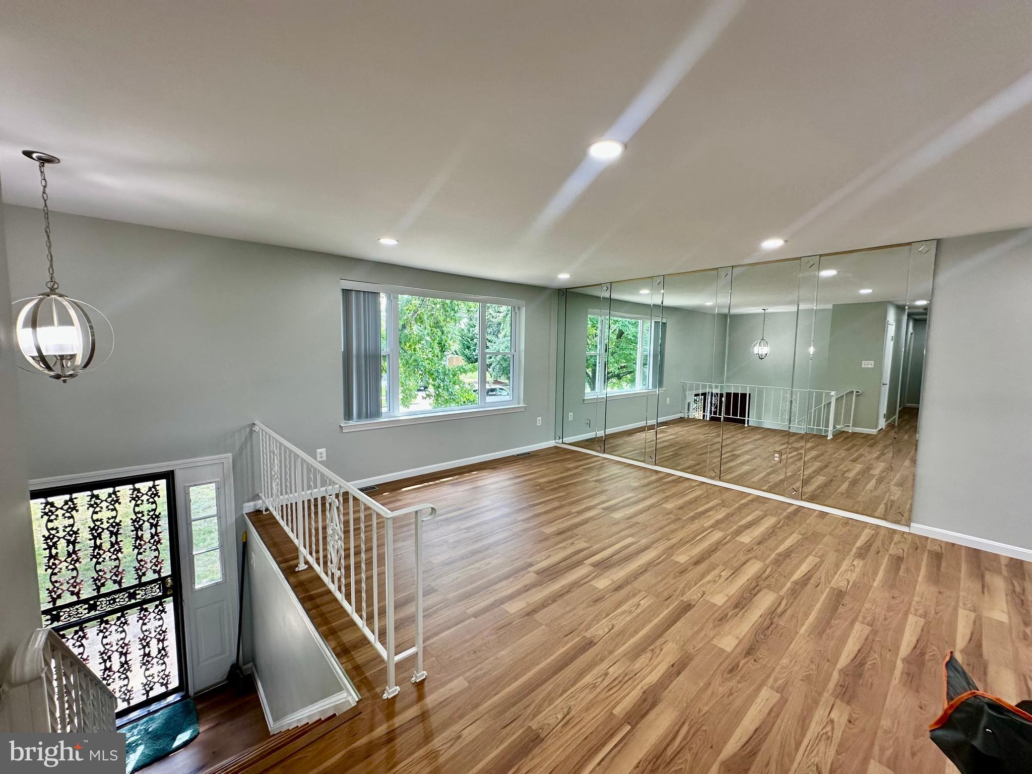 2108 REDWOOD TERRACE