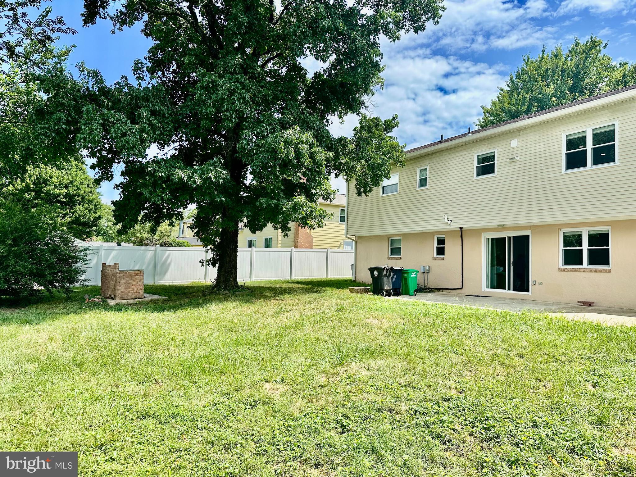 2108 REDWOOD TERRACE