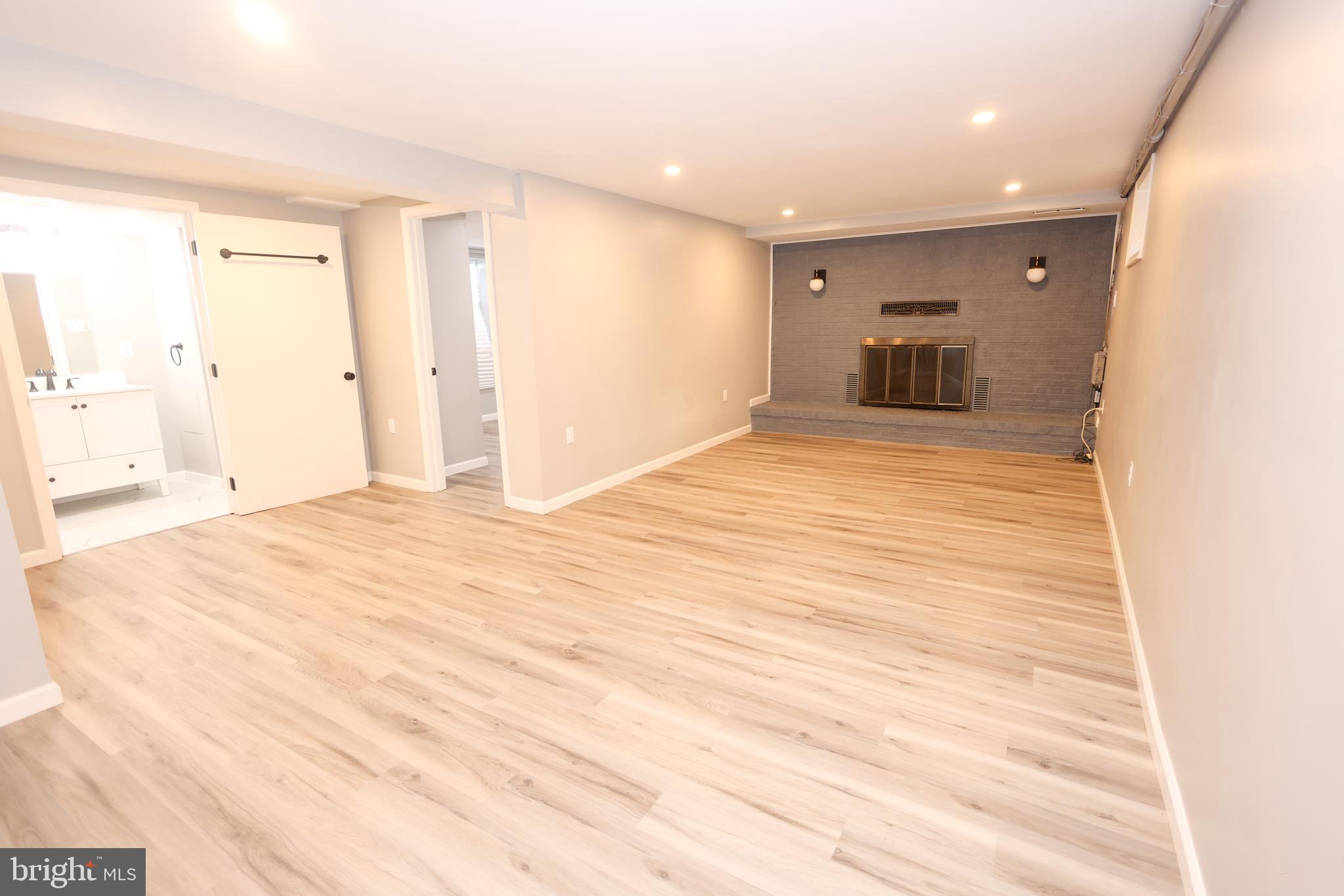 6123 DAVIS BOULEVARD