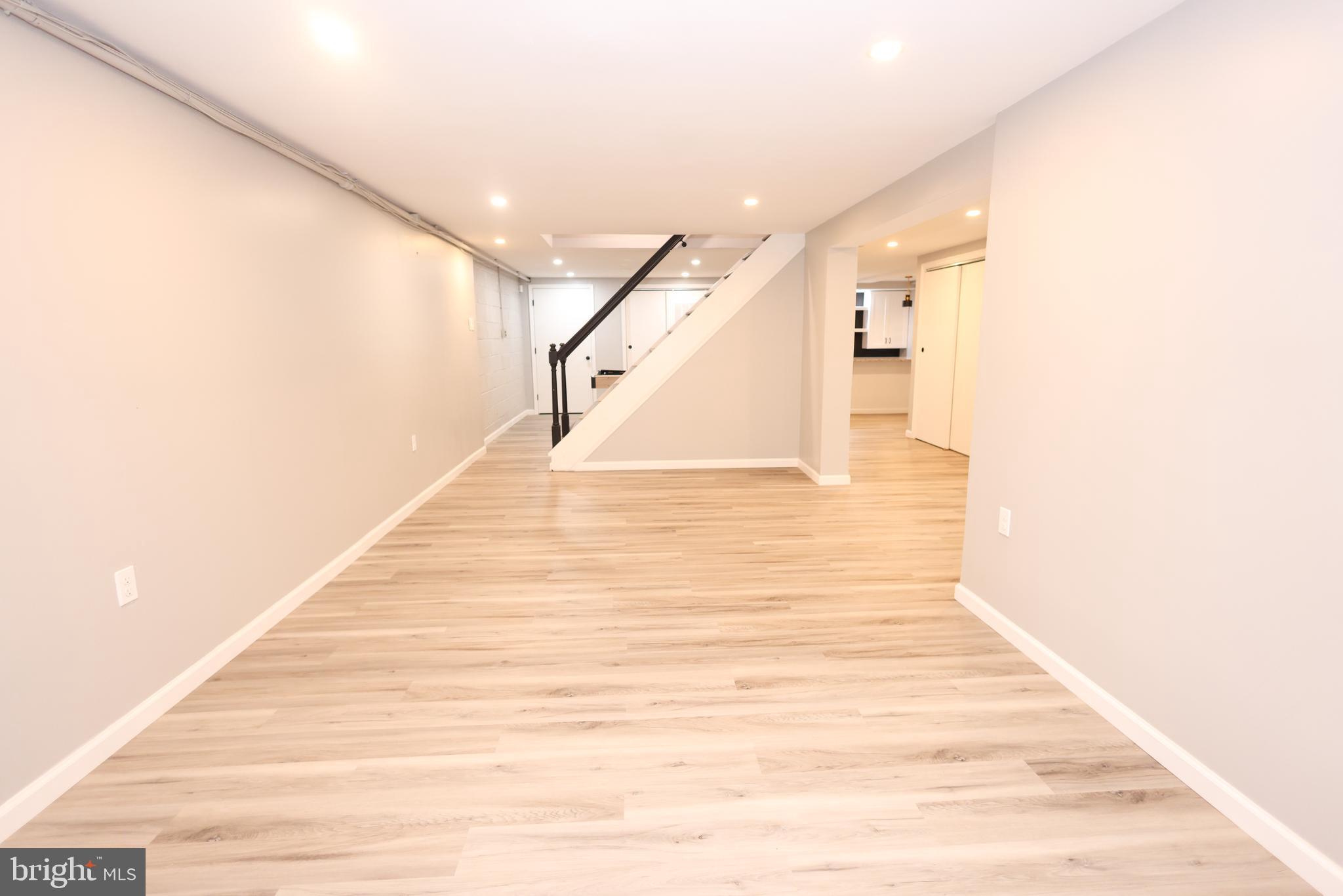 6123 DAVIS BOULEVARD