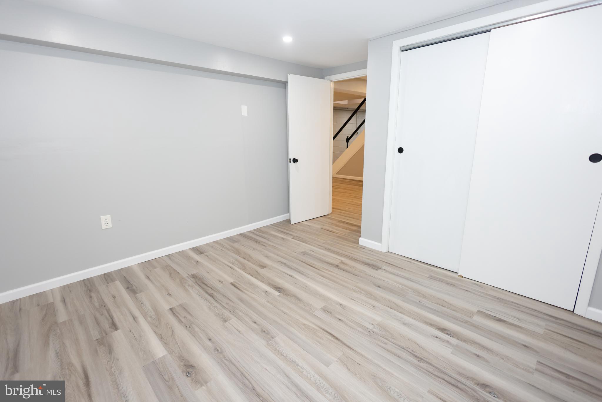 6123 DAVIS BOULEVARD