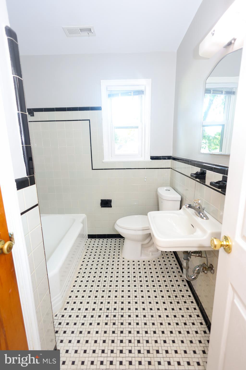 6123 DAVIS BOULEVARD