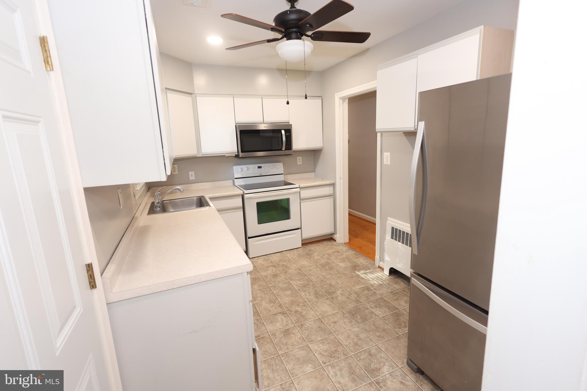 6123 DAVIS BOULEVARD