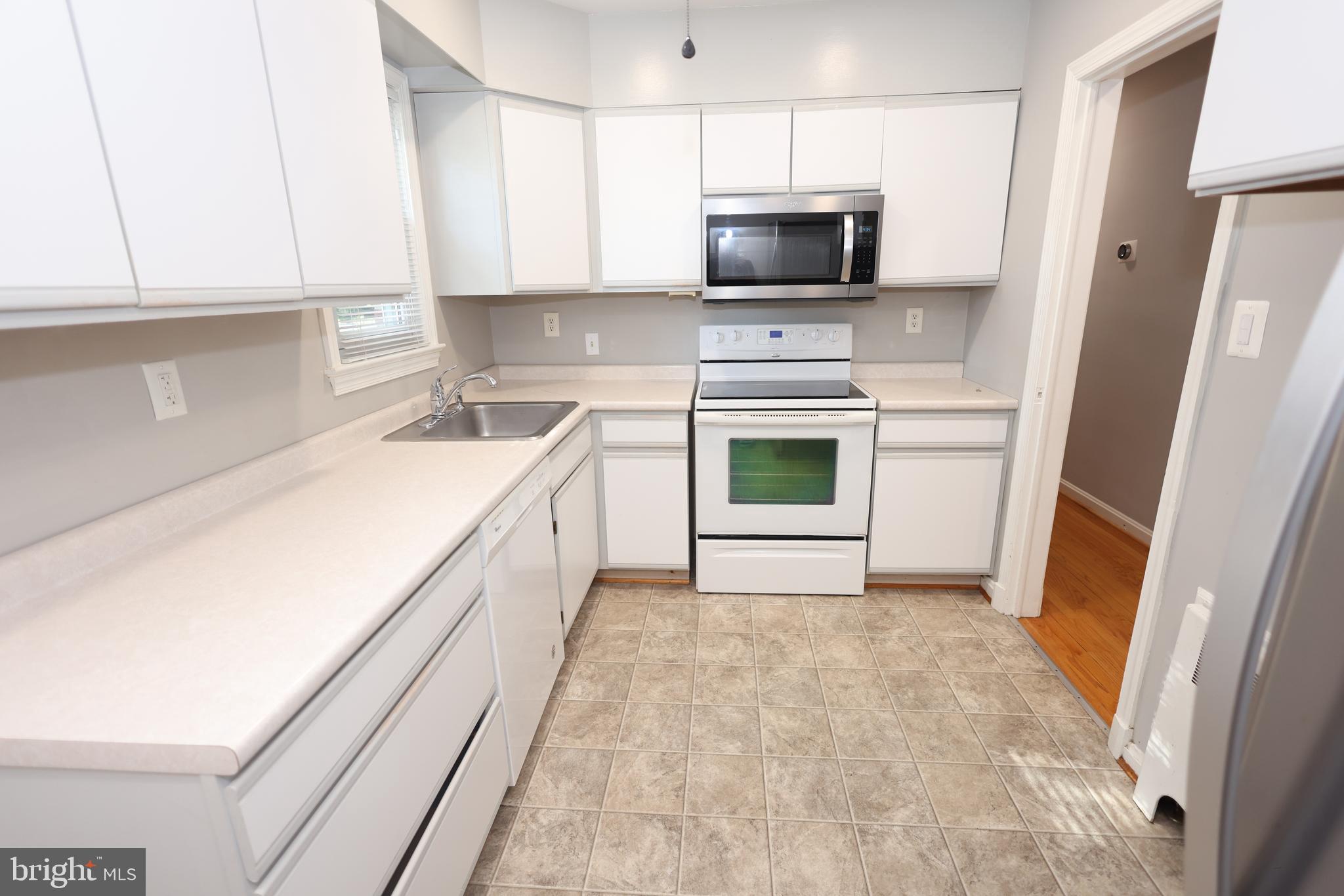 6123 DAVIS BOULEVARD