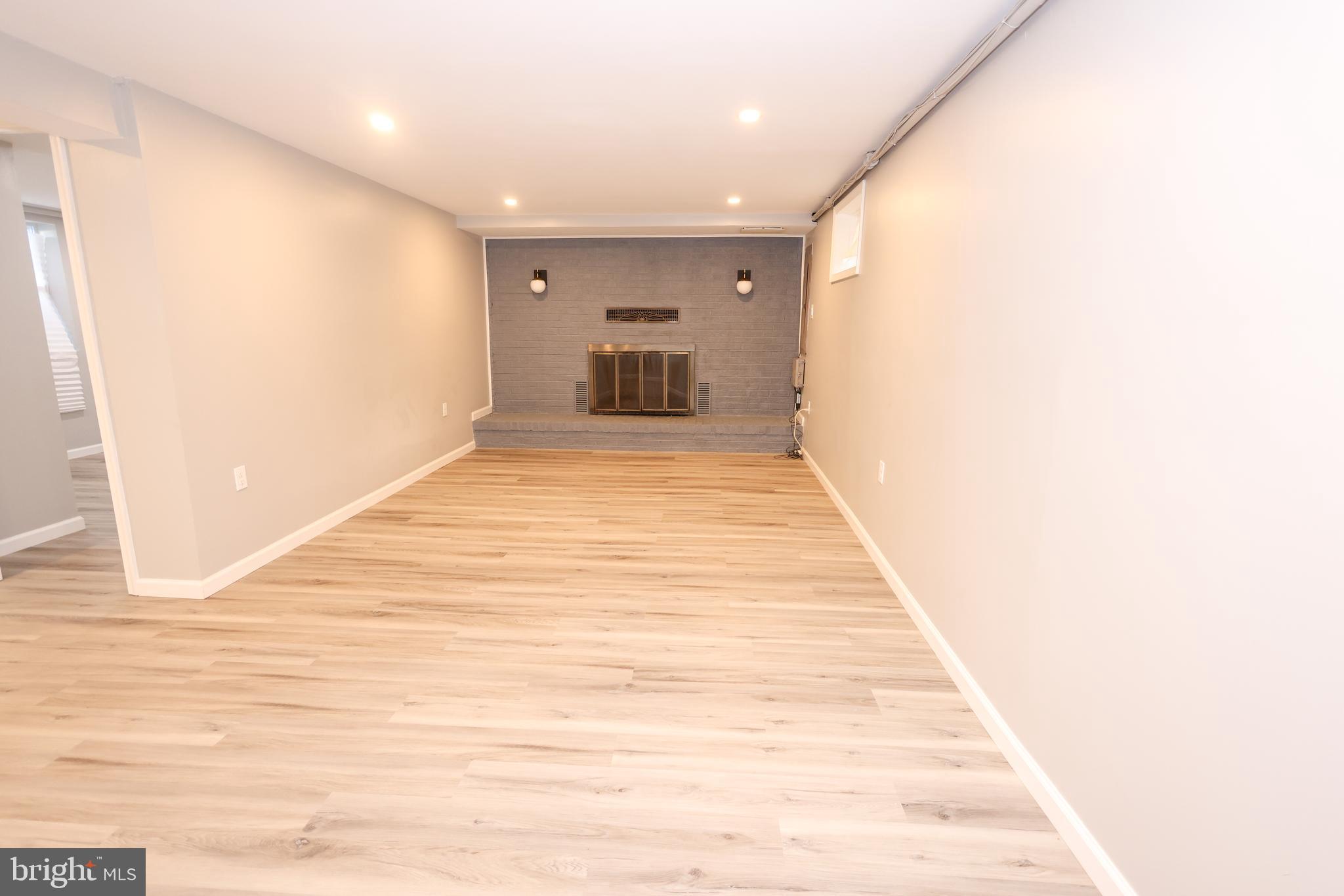 6123 DAVIS BOULEVARD