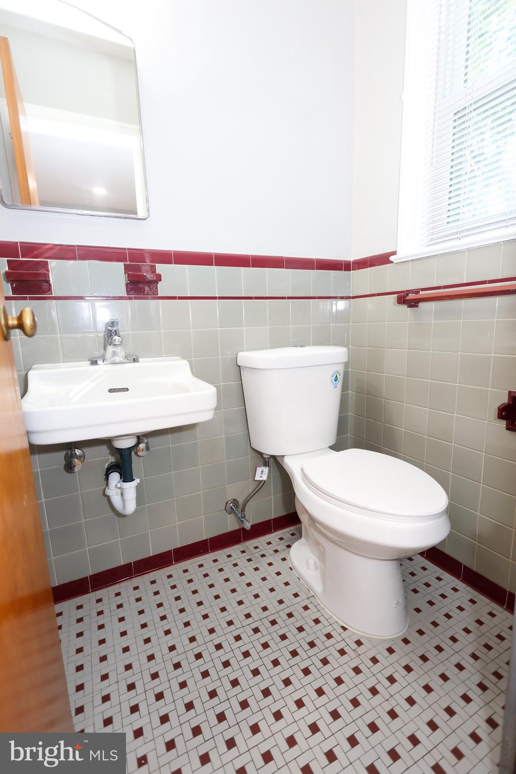 6123 DAVIS BOULEVARD