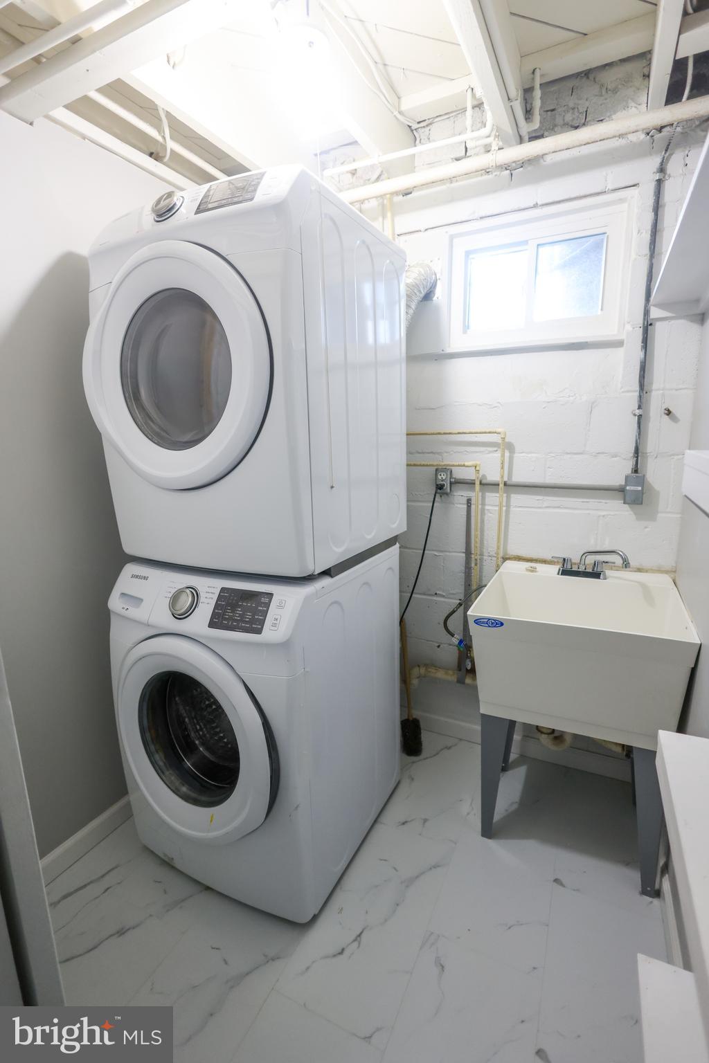 6123 DAVIS BOULEVARD