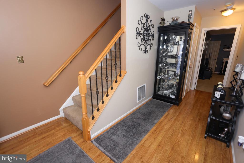 8831 HARDESTY DRIVE
