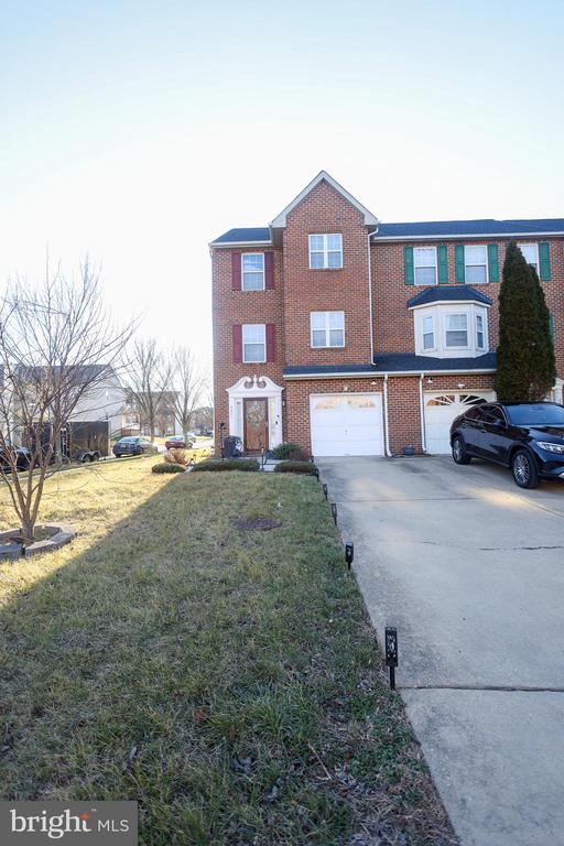 8831 HARDESTY DRIVE