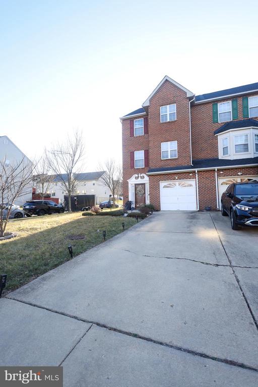 8831 HARDESTY DRIVE
