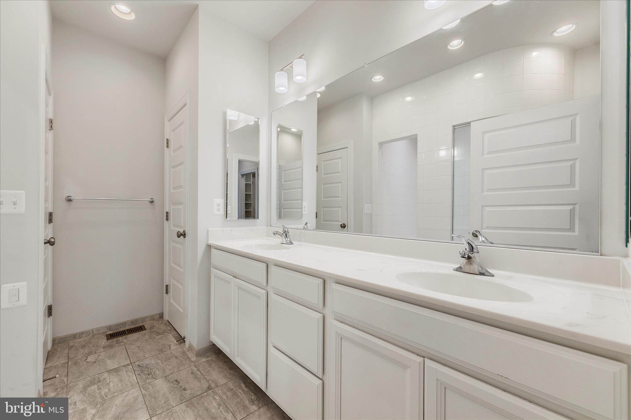 12706 BROUGHTON BLUFF