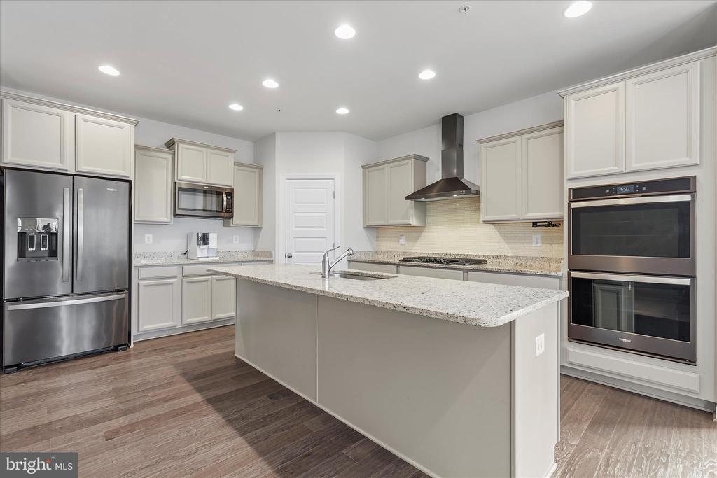 12706 BROUGHTON BLUFF