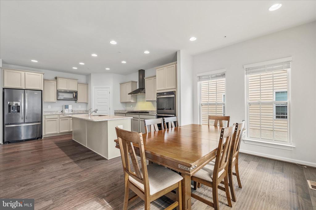 12706 BROUGHTON BLUFF
