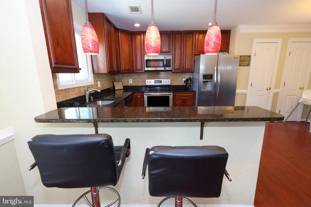 7512 COURTNEY PLACE
