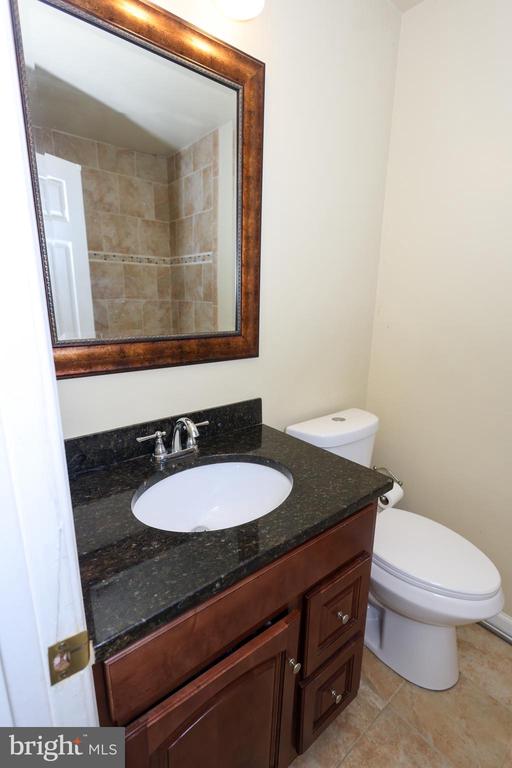 7512 COURTNEY PLACE