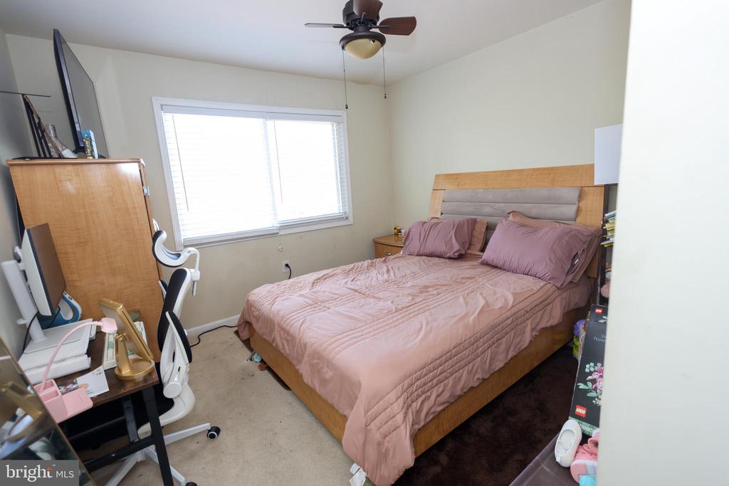7512 COURTNEY PLACE