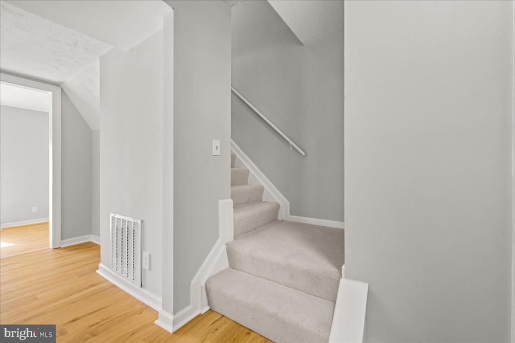 816 CENTRAL HILLS LANE