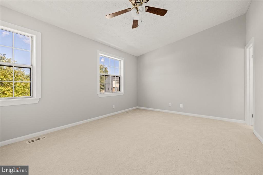 816 CENTRAL HILLS LANE