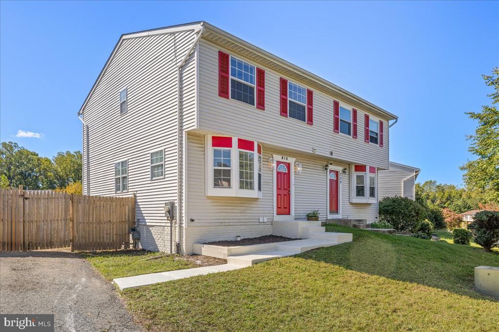 816 CENTRAL HILLS LANE