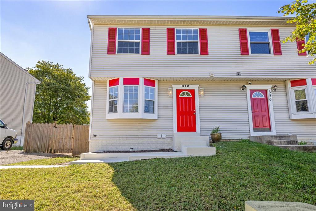 816 CENTRAL HILLS LANE