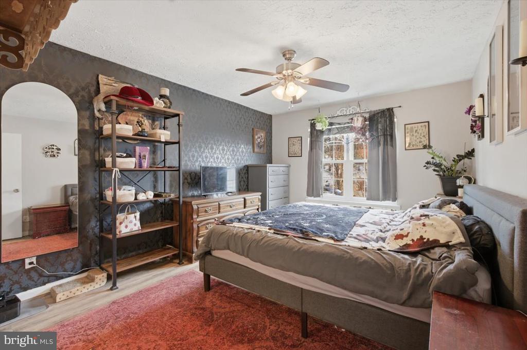 46351 COLUMBUS DRIVE 207