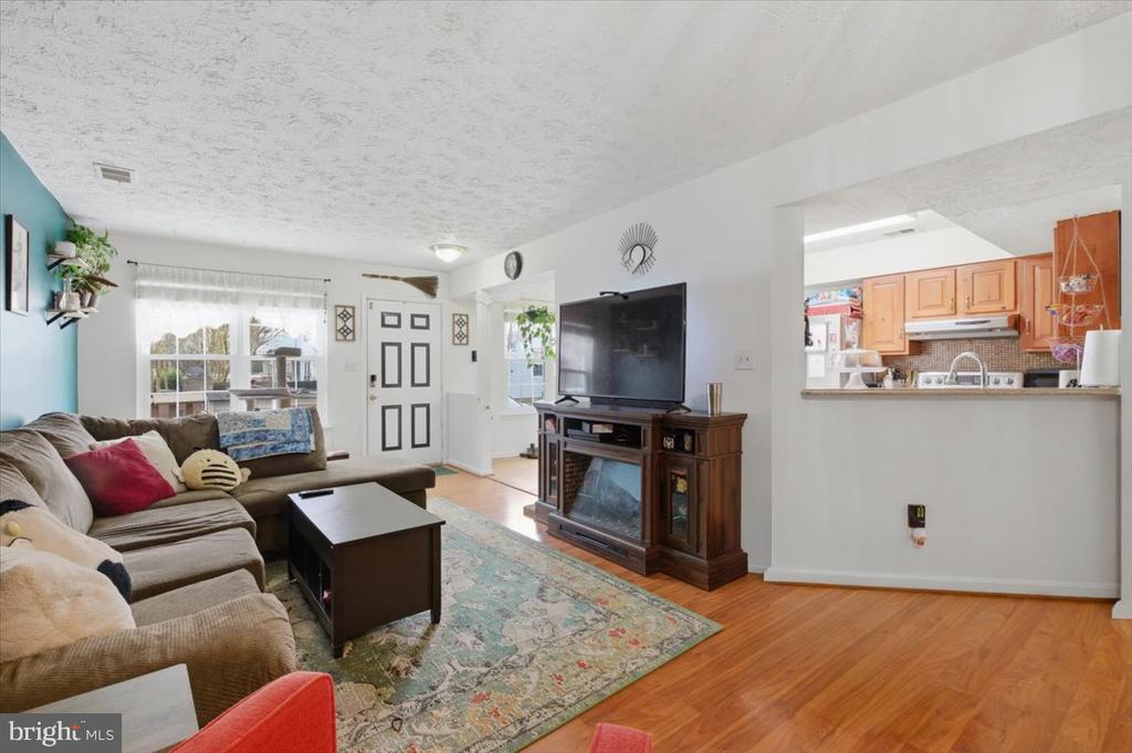 46351 COLUMBUS DRIVE 207