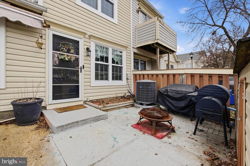 46351 COLUMBUS DRIVE 207