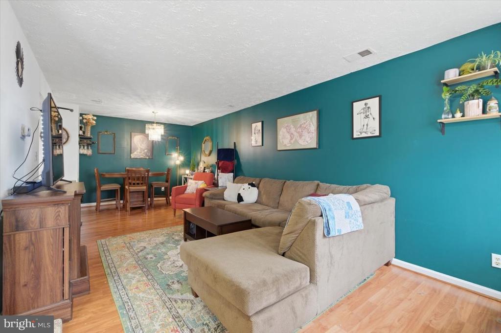 46351 COLUMBUS DRIVE 207