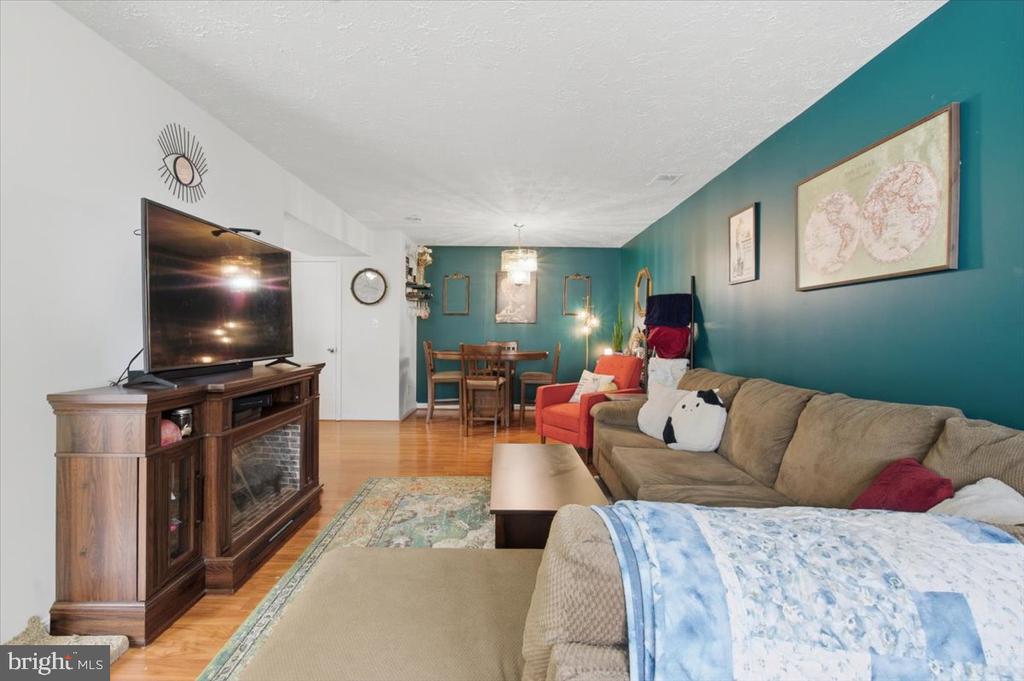 46351 COLUMBUS DRIVE 207