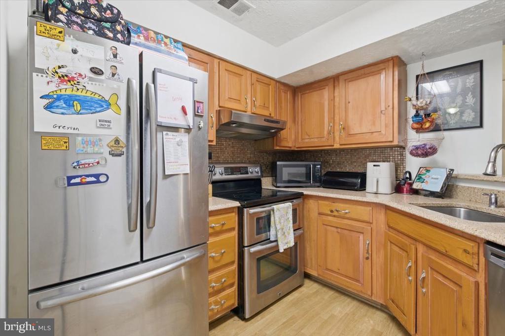 46351 COLUMBUS DRIVE 207