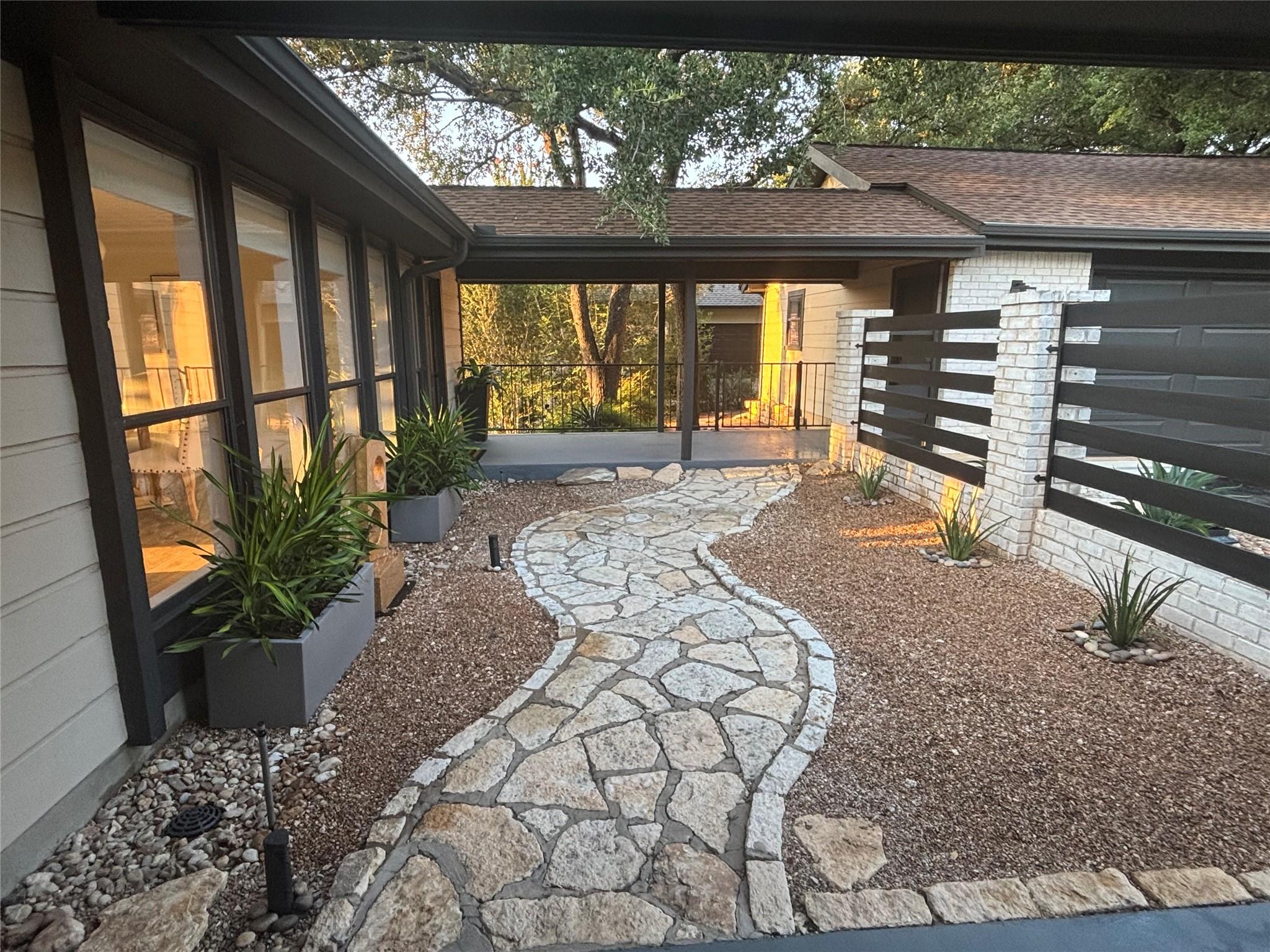 105 Palos Verdes DR