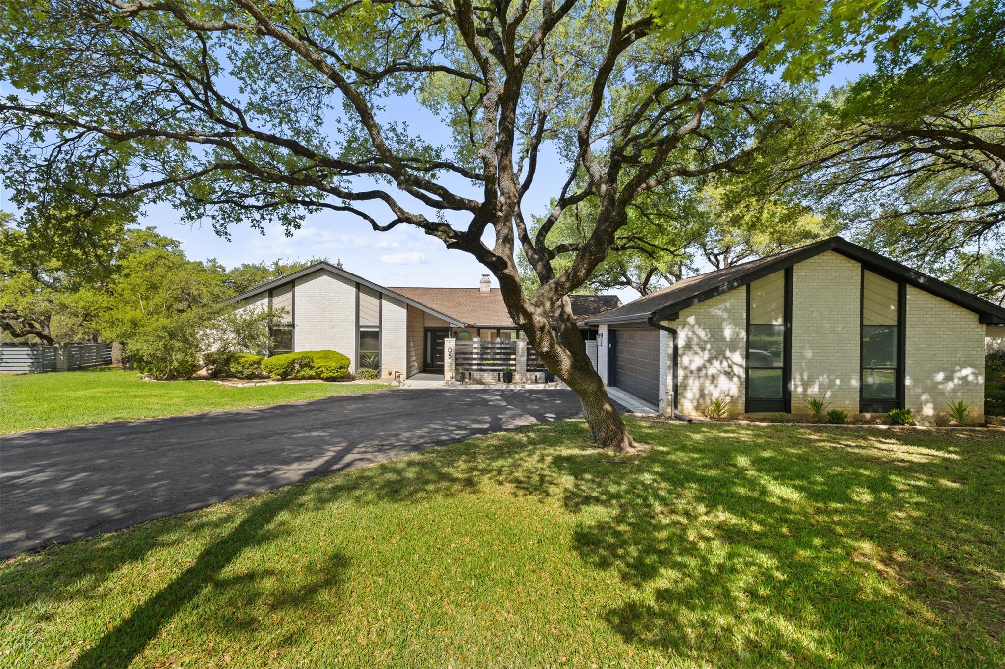 105 Palos Verdes DR