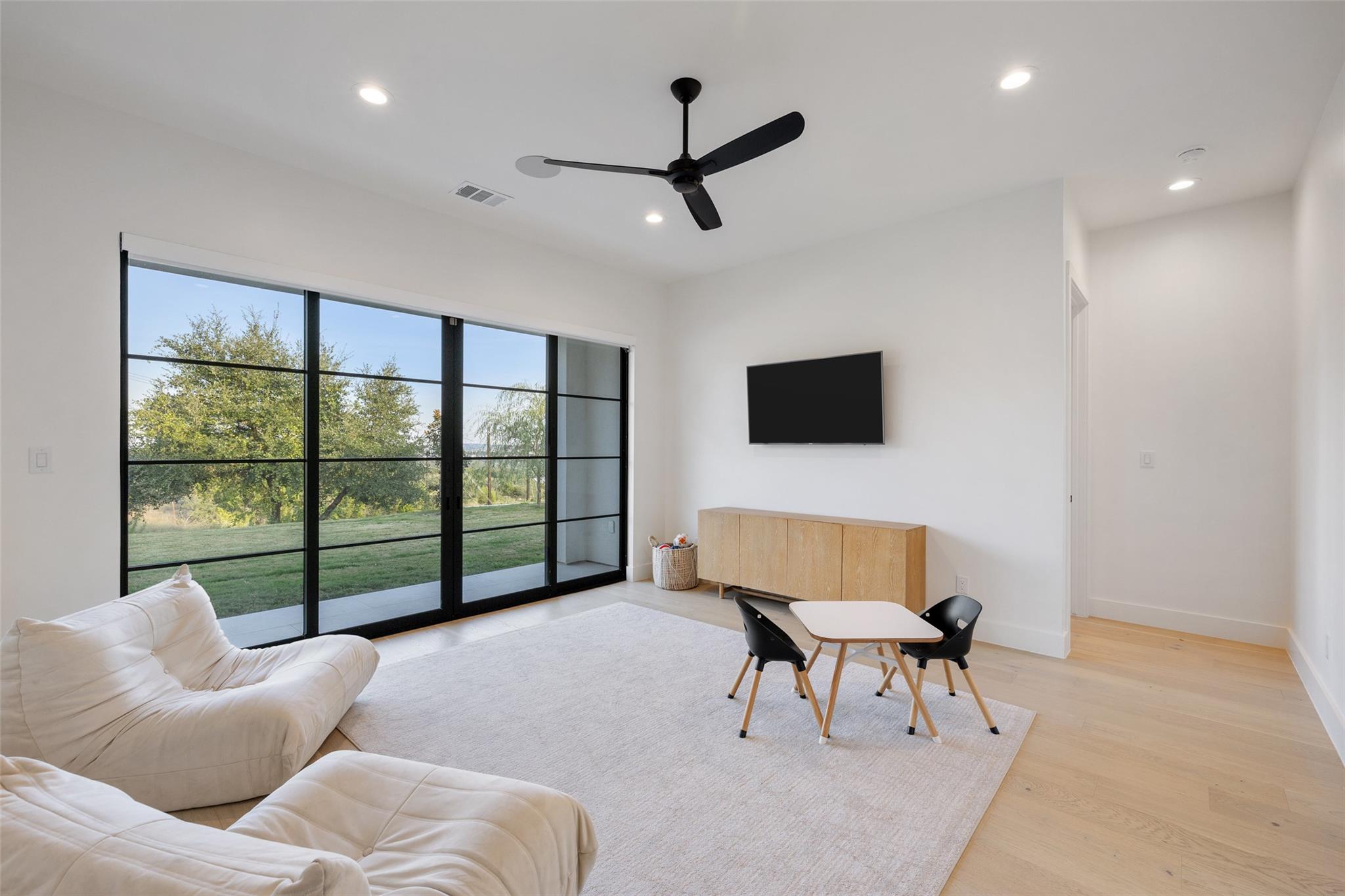 1716 Windy Walk CV