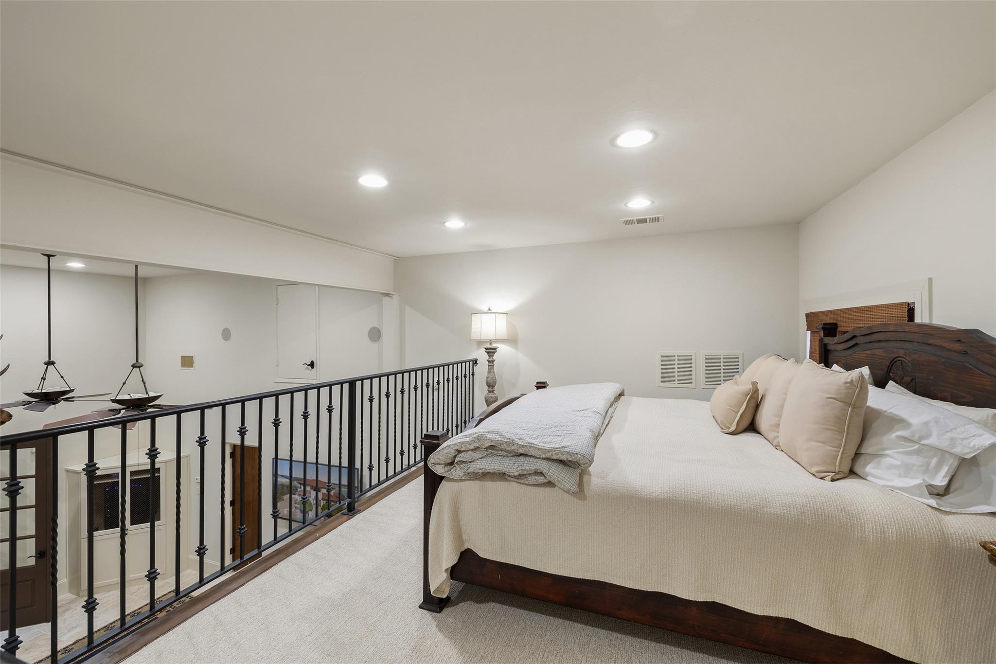 16106 Chateau Ave