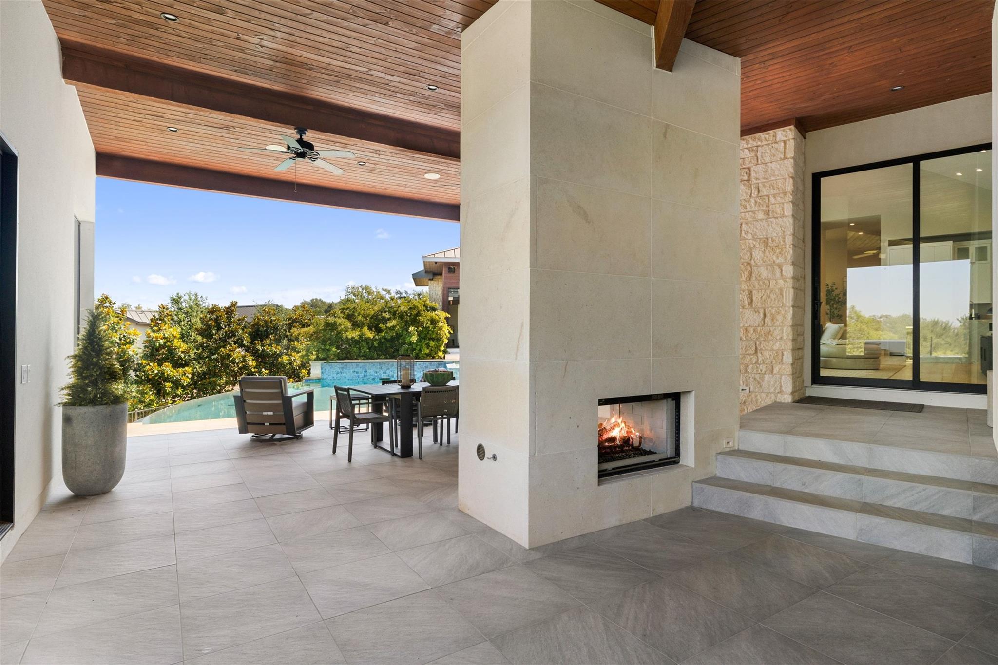 612 Overlook PKWY