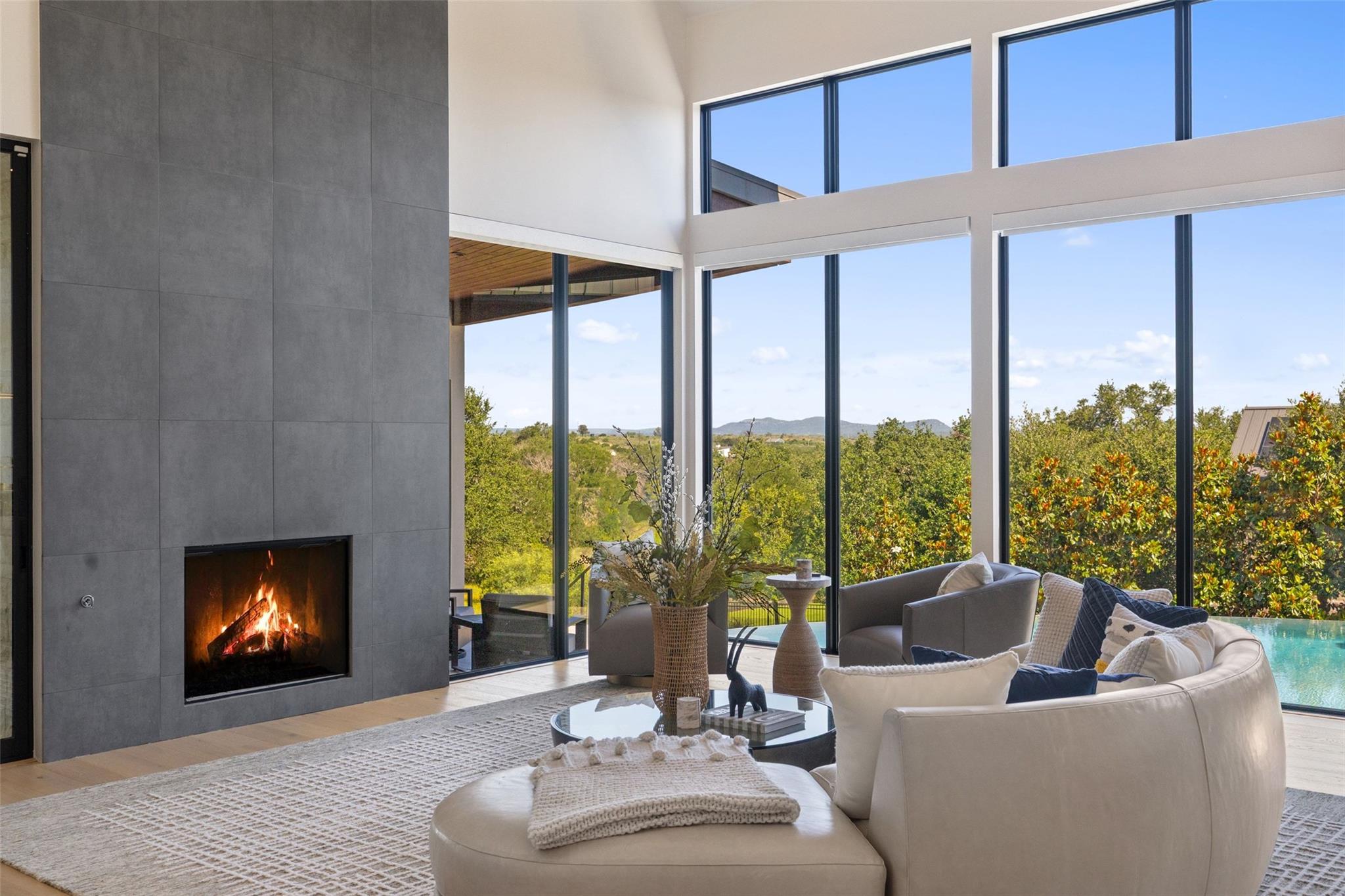 612 Overlook PKWY