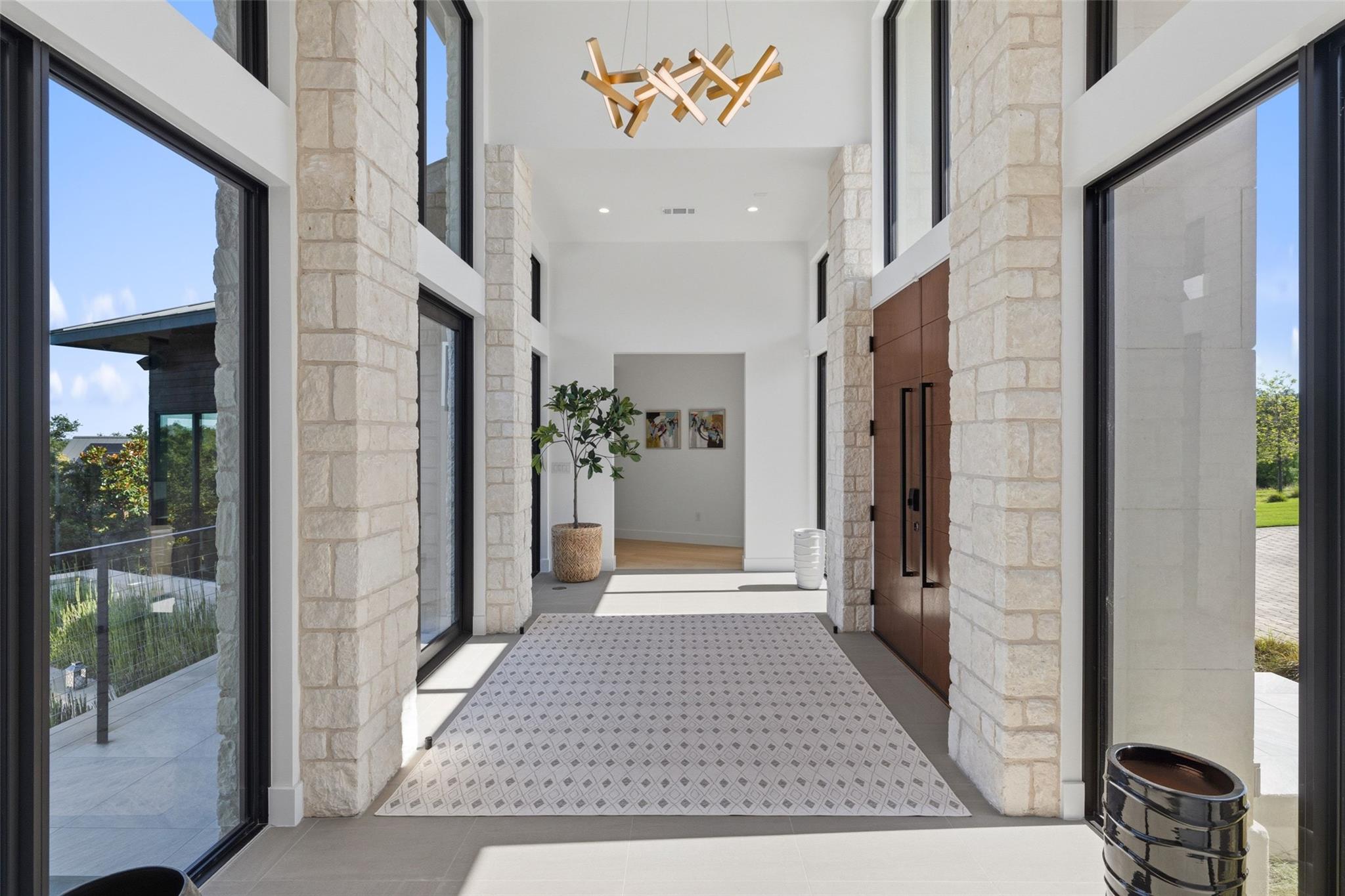 612 Overlook PKWY