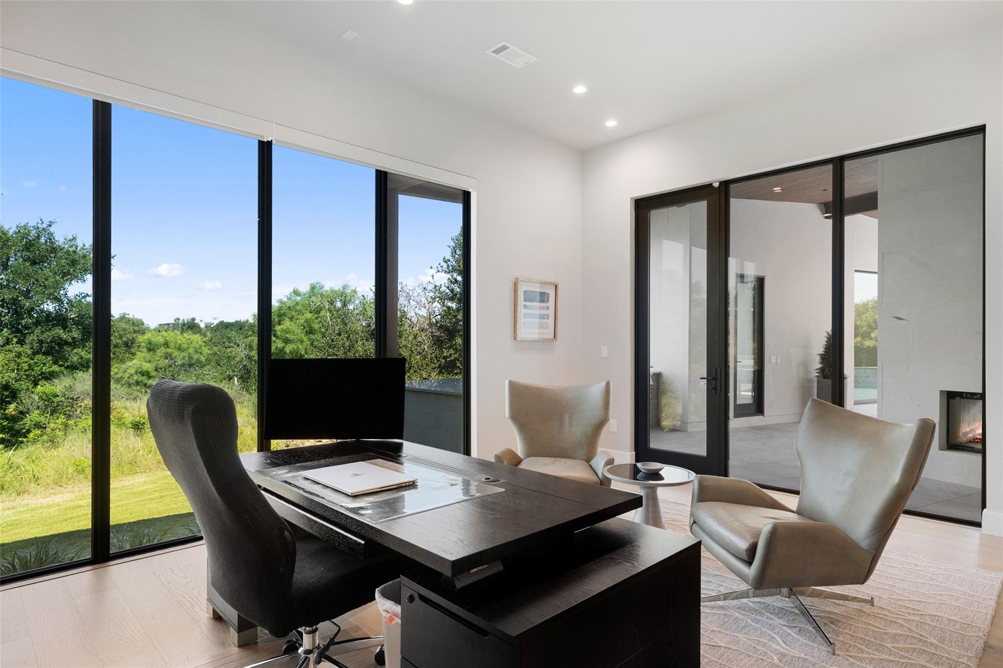 612 Overlook PKWY