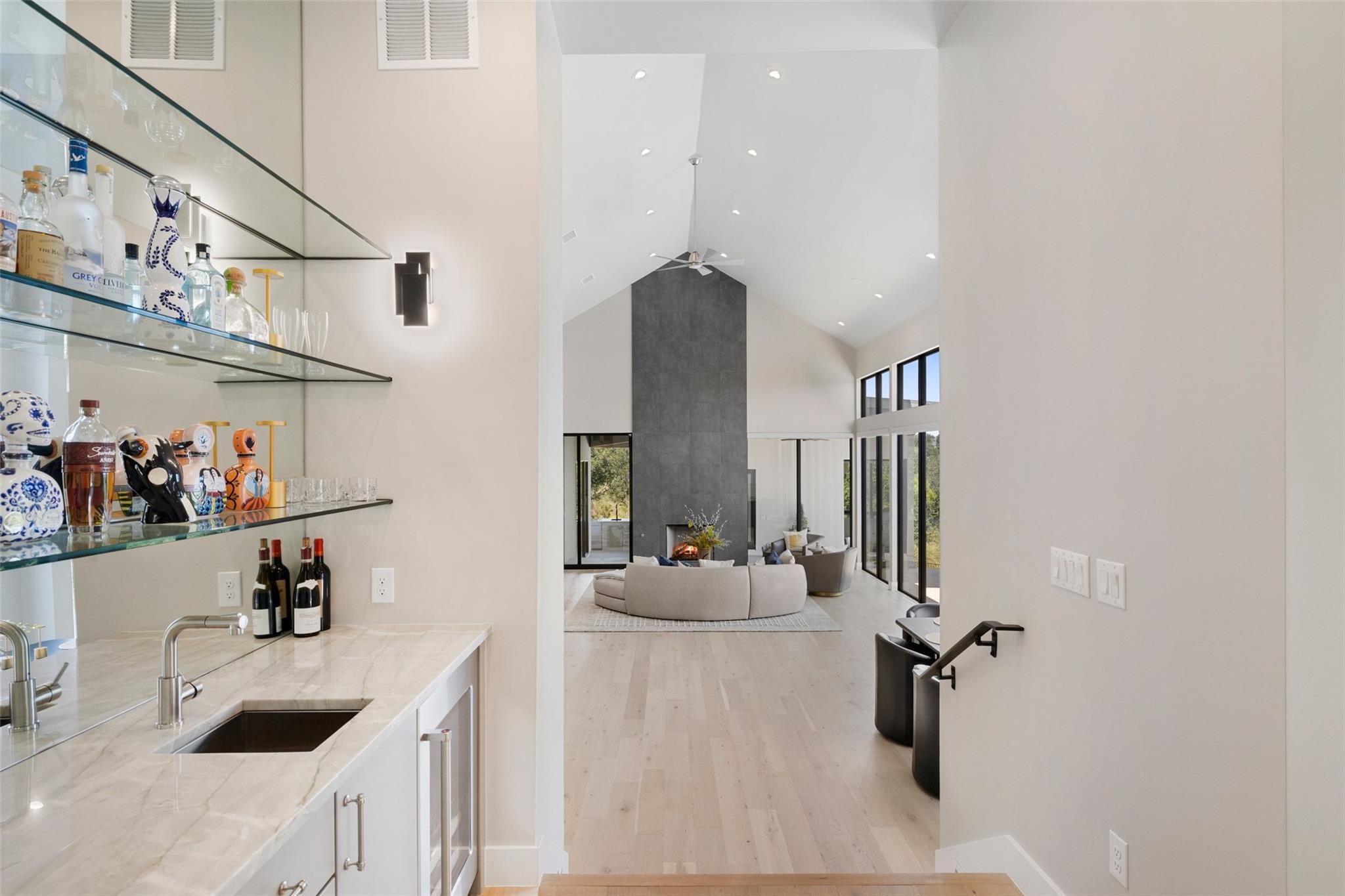 612 Overlook PKWY