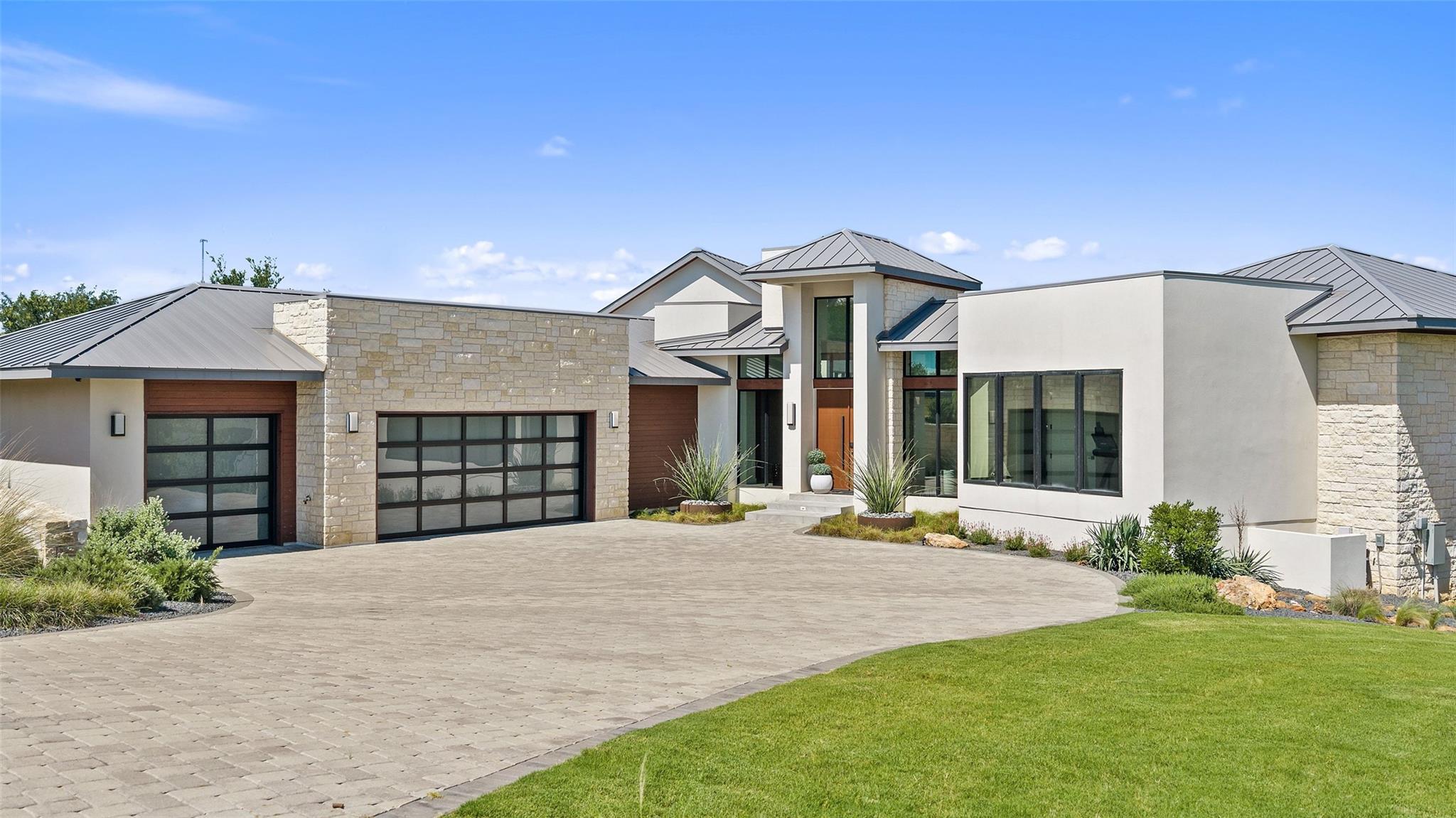 612 Overlook PKWY
