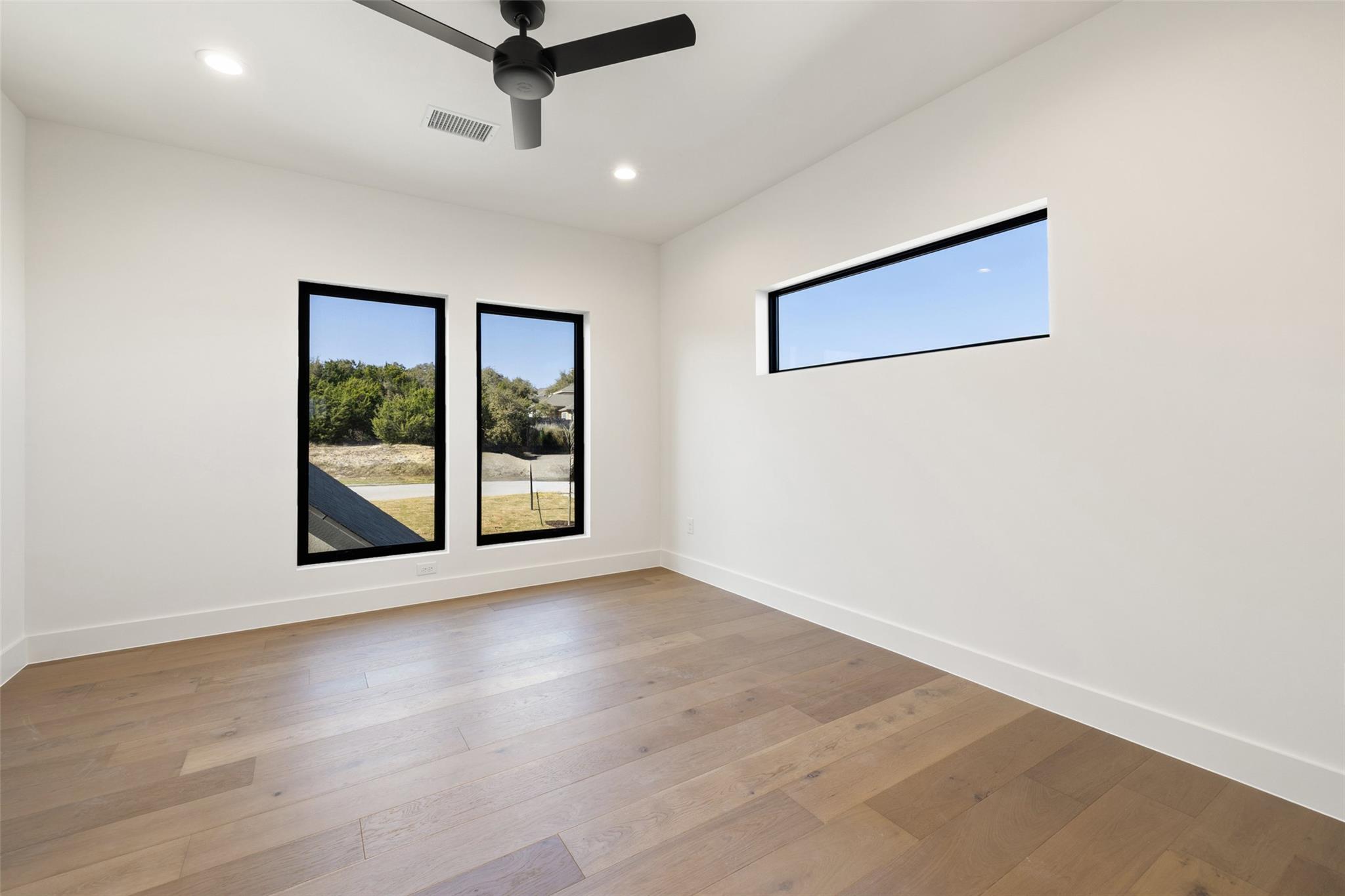 406 Sweet Grass LN