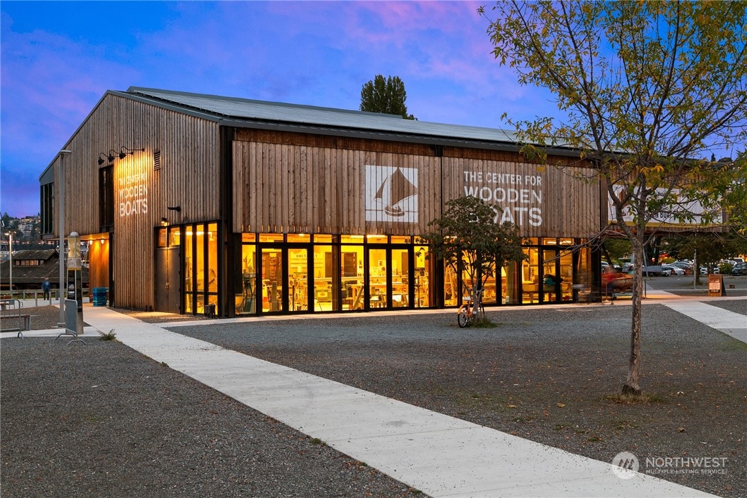 2240 Fairview Avenue E Unit: B