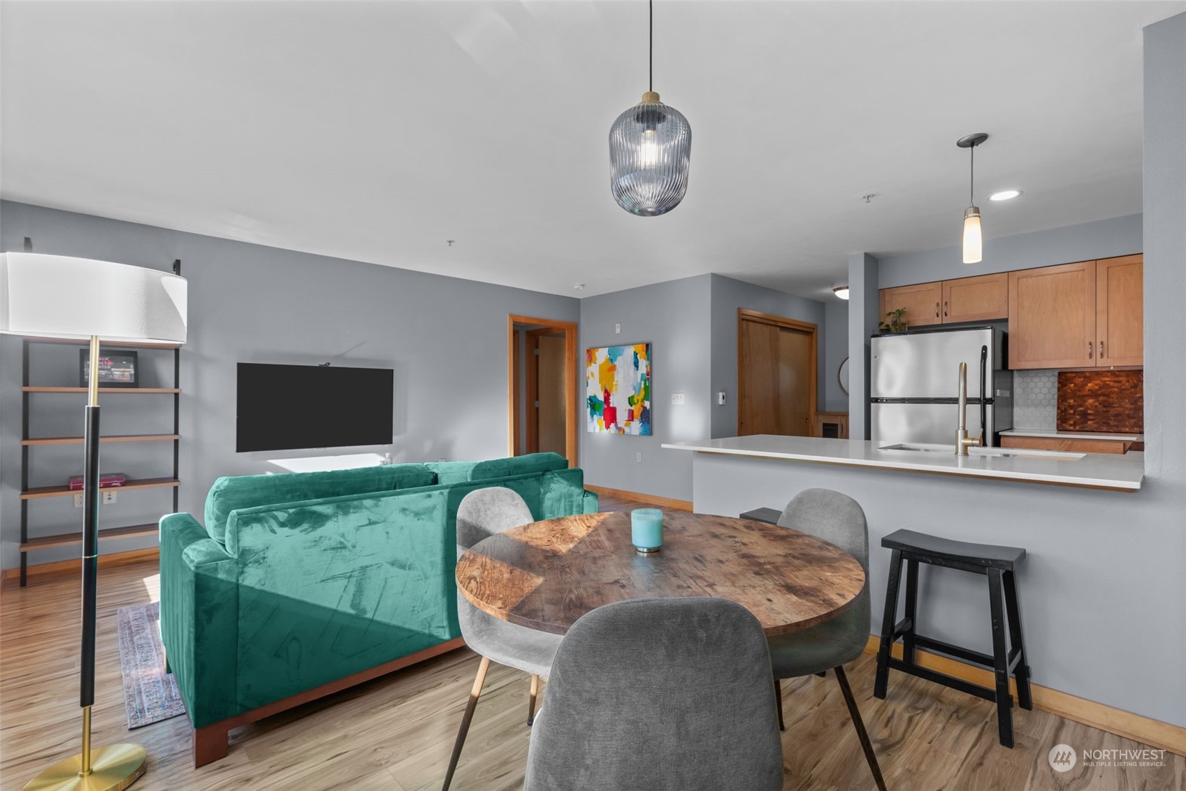 827 Hiawatha Place S Unit: 416