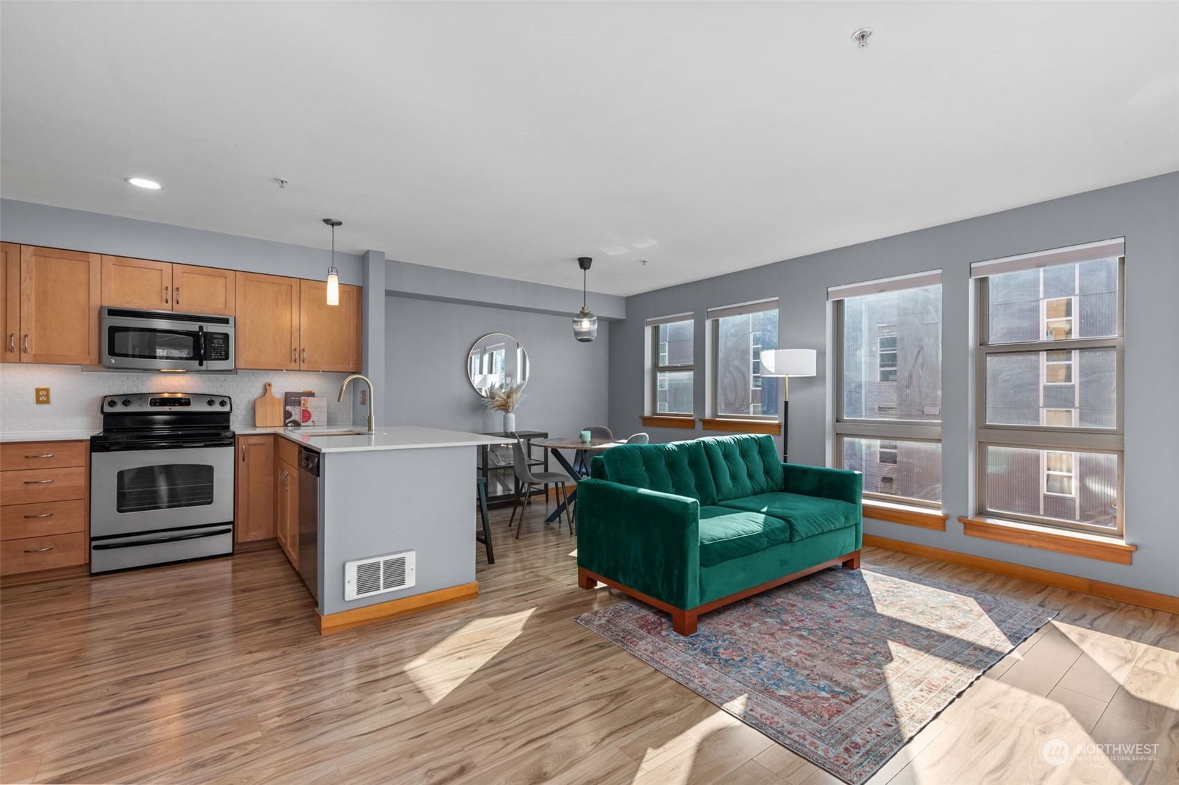 827 Hiawatha Place S Unit: 416