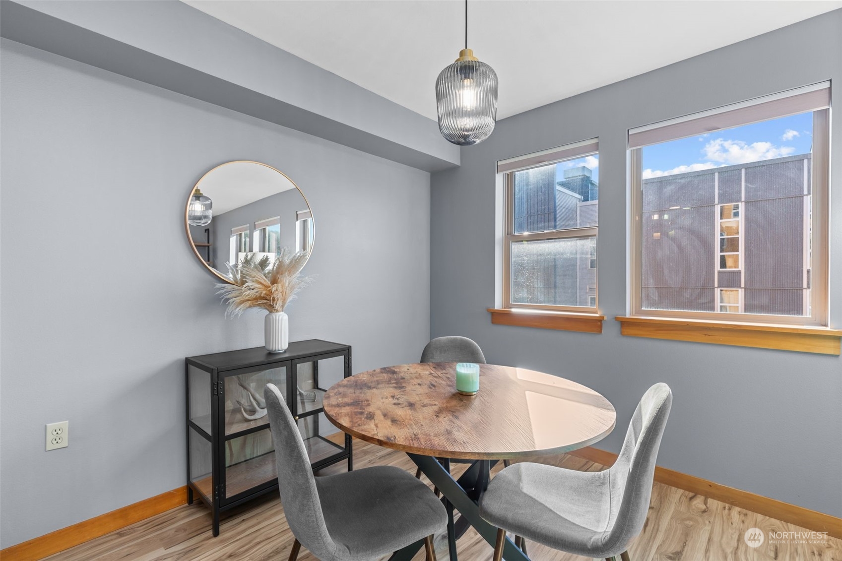 827 Hiawatha Place S Unit: 416