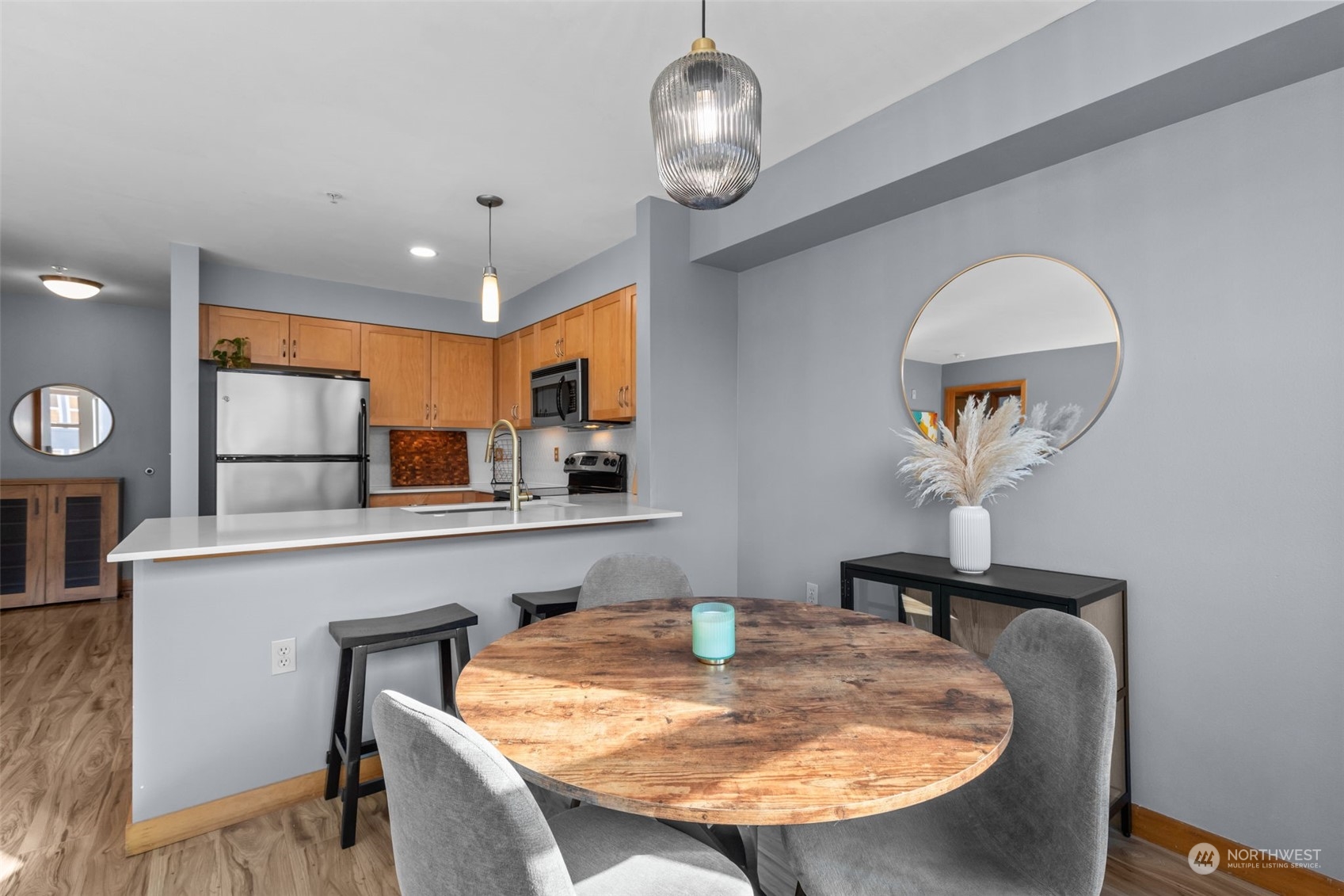 827 Hiawatha Place S Unit: 416