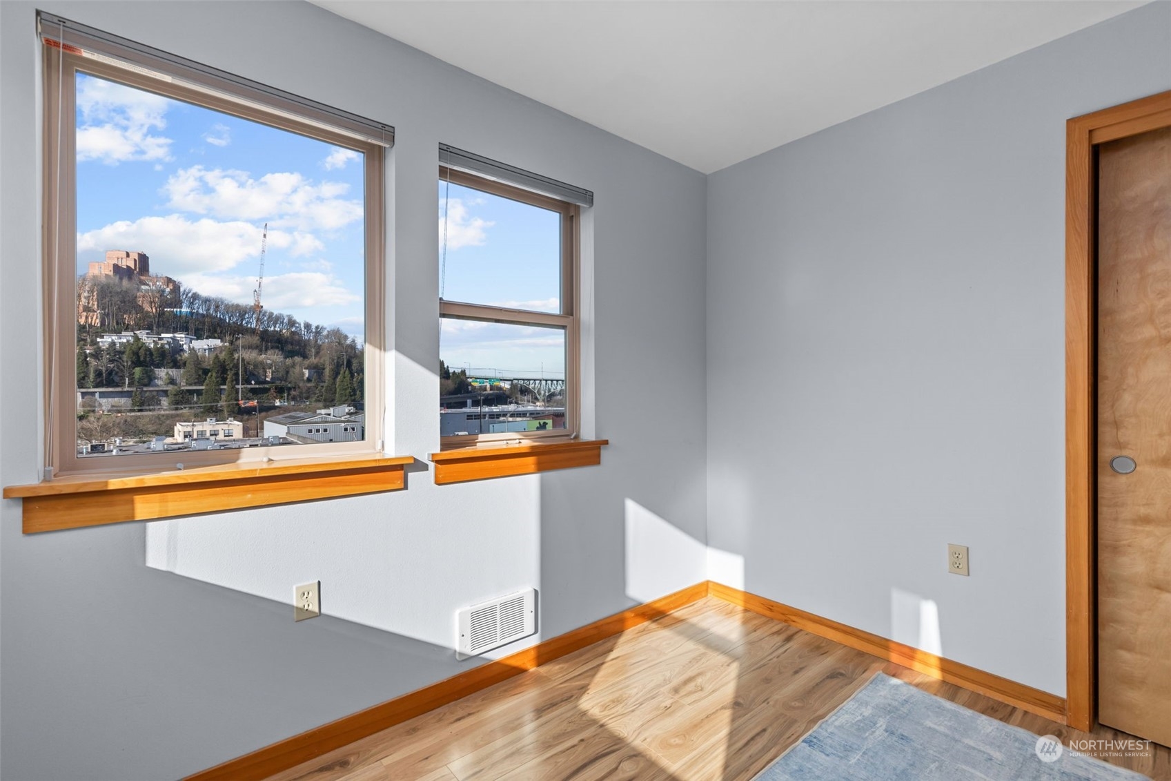 827 Hiawatha Place S Unit: 416