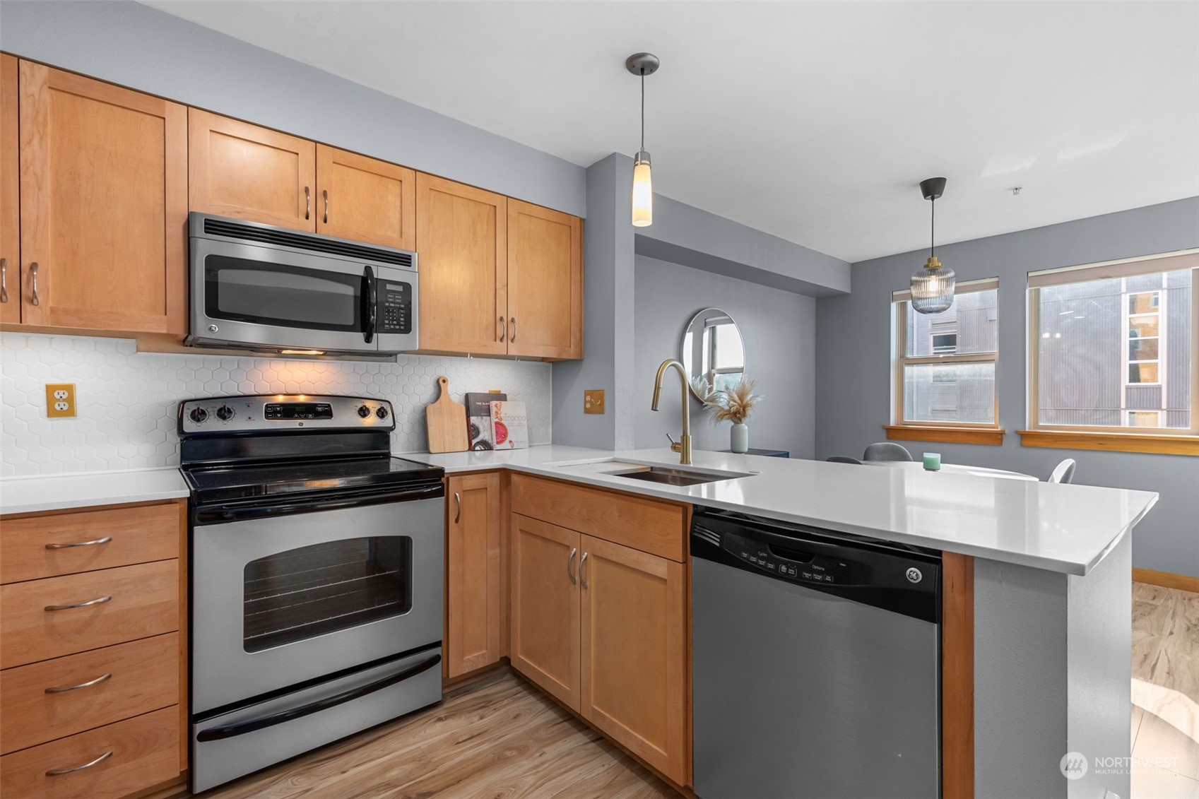 827 Hiawatha Place S Unit: 416