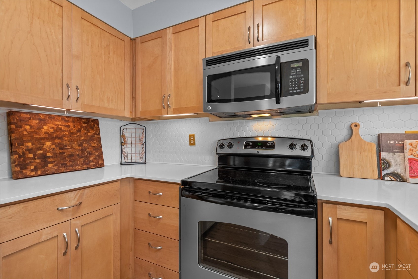 827 Hiawatha Place S Unit: 416