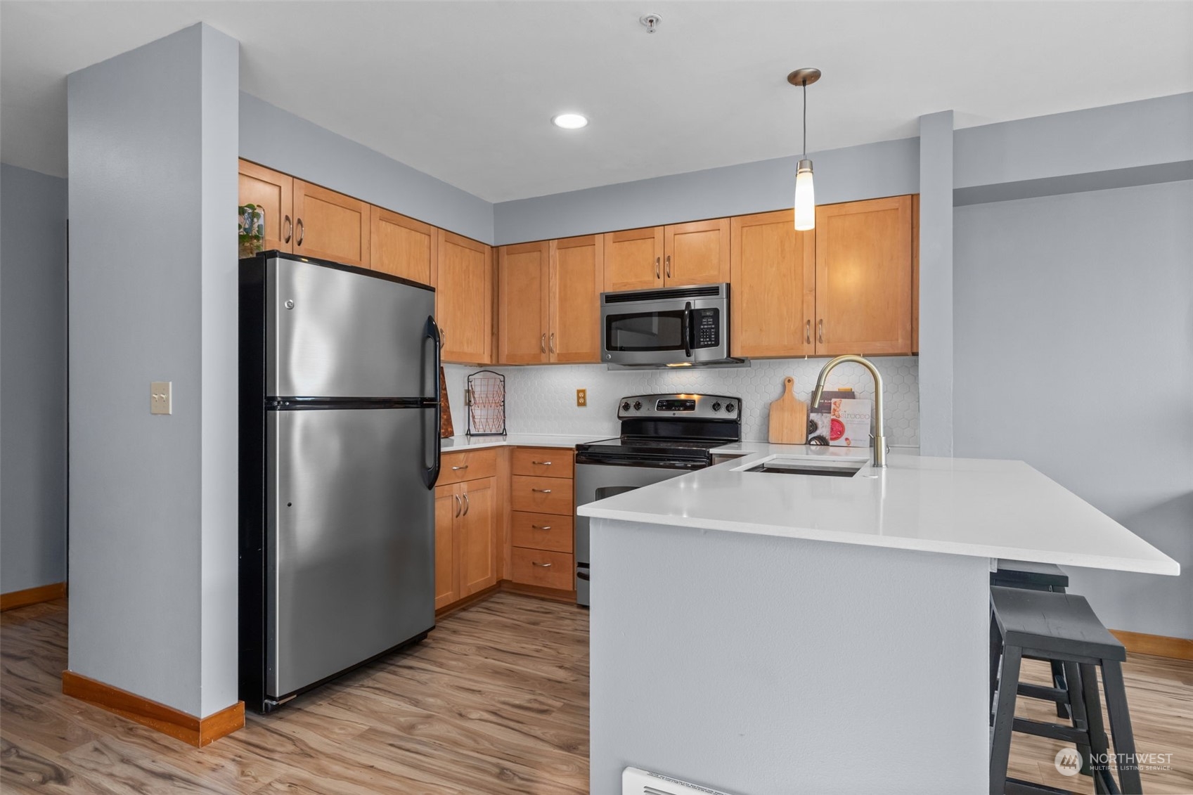 827 Hiawatha Place S Unit: 416